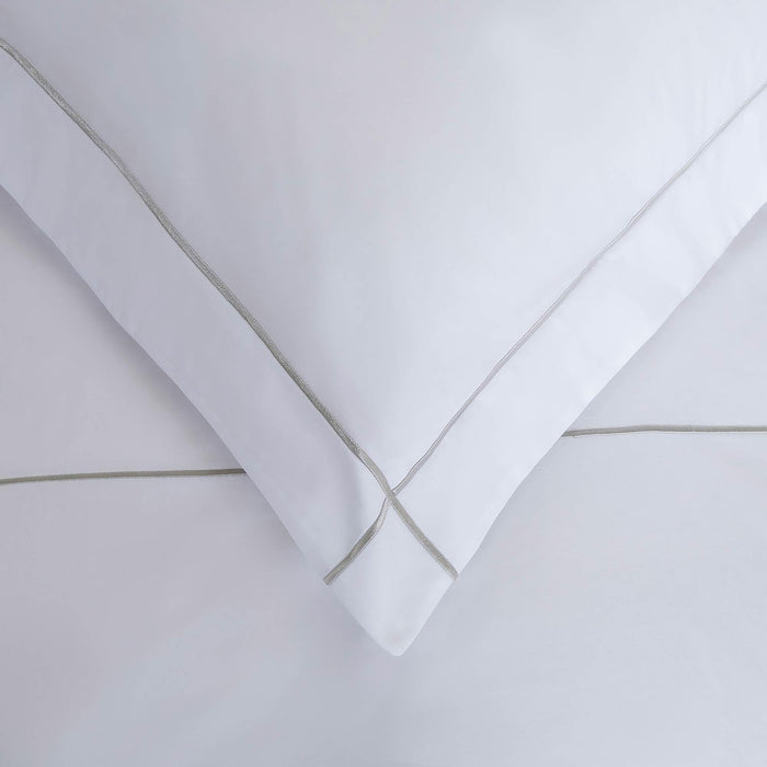 Falicia Duvet Cover Set 90x92 inch White