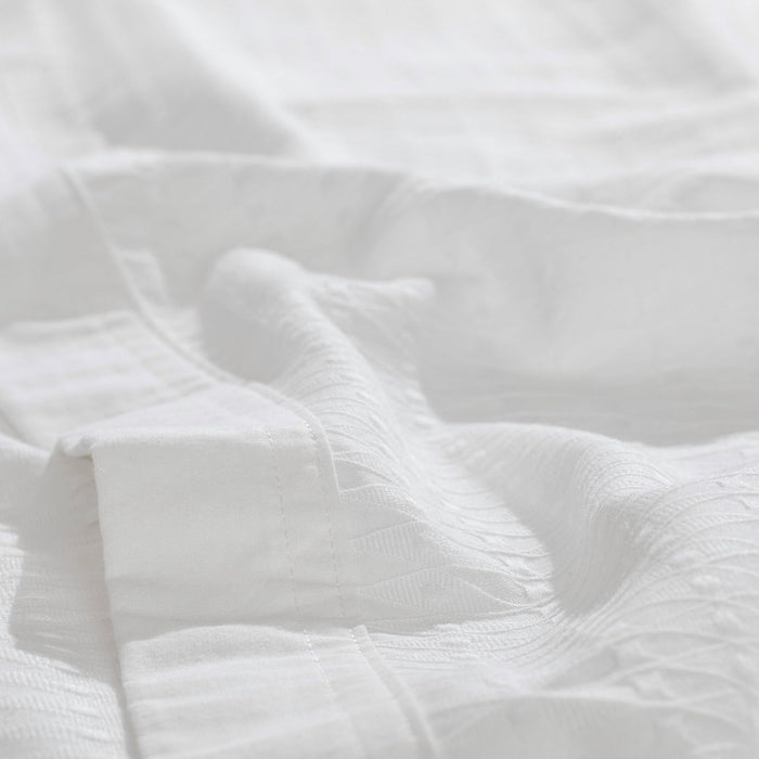 Lillia Full Size Pique Bed Throw 83x94 inch White
