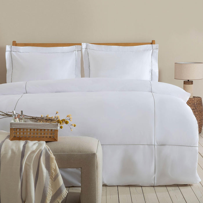 Falicia Duvet Cover Set 90x92 inch White