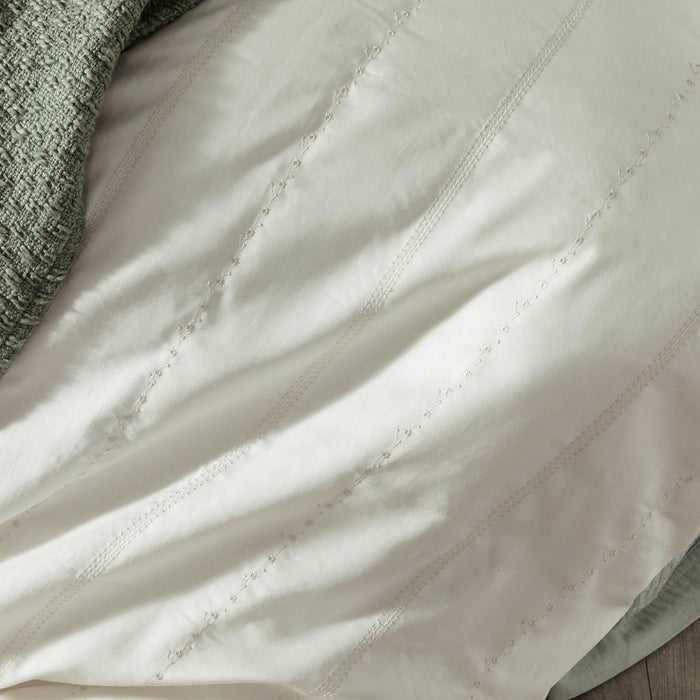 Alya Duvet Cover Set 90x92 inch Ecru
