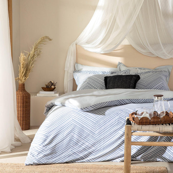 Lorenza Duvet Cover Set 90x92 inch Marine Blue / Soft Blue