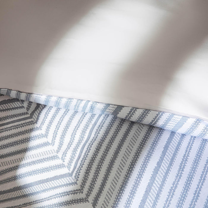 Lorenza Duvet Cover Set 90x92 inch Marine Blue / Soft Blue